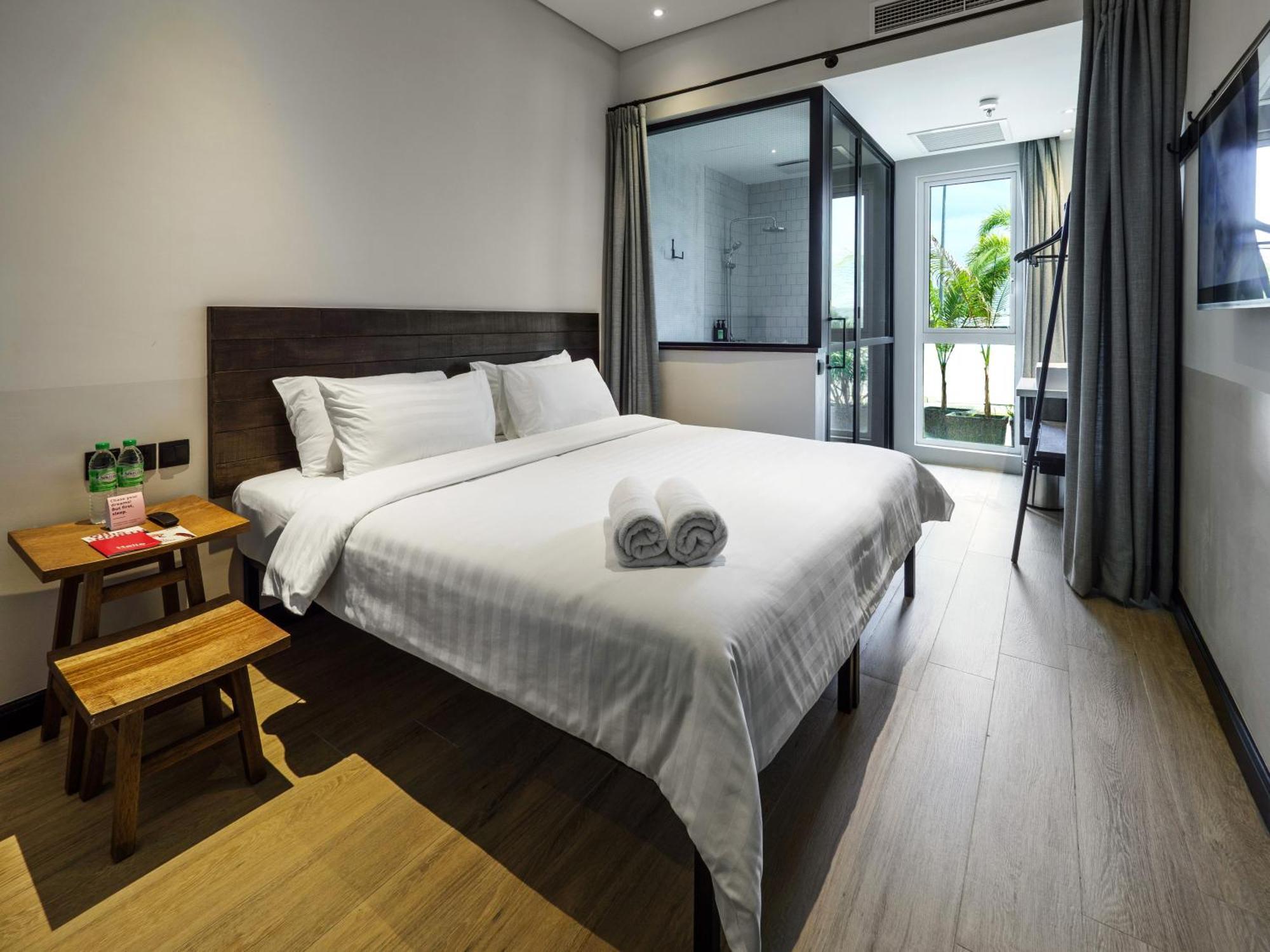Garden King Room